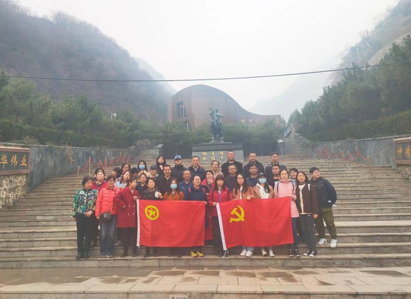 合影.jpg